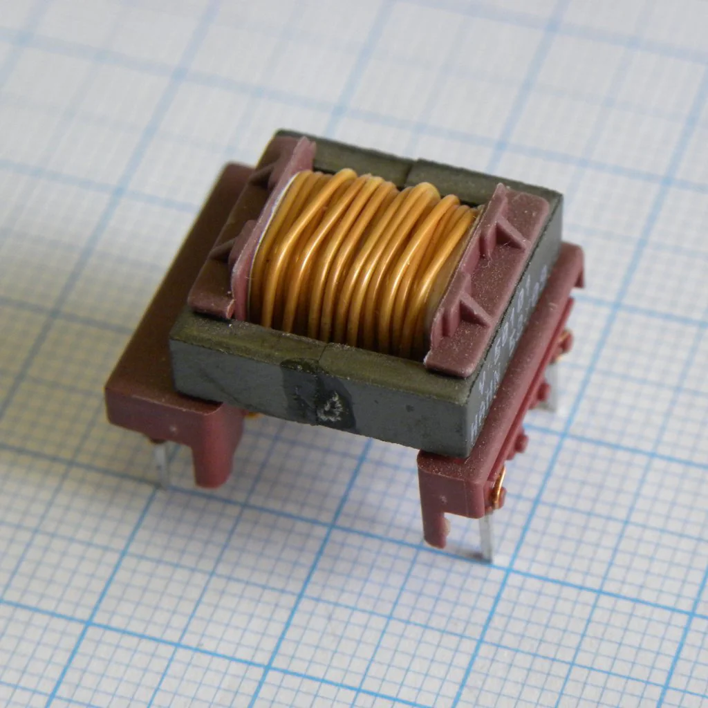 V 50107 - Обратноход. преобр. 5W 85V-265V/24V-187mA +5V 100mA(TNY 266)