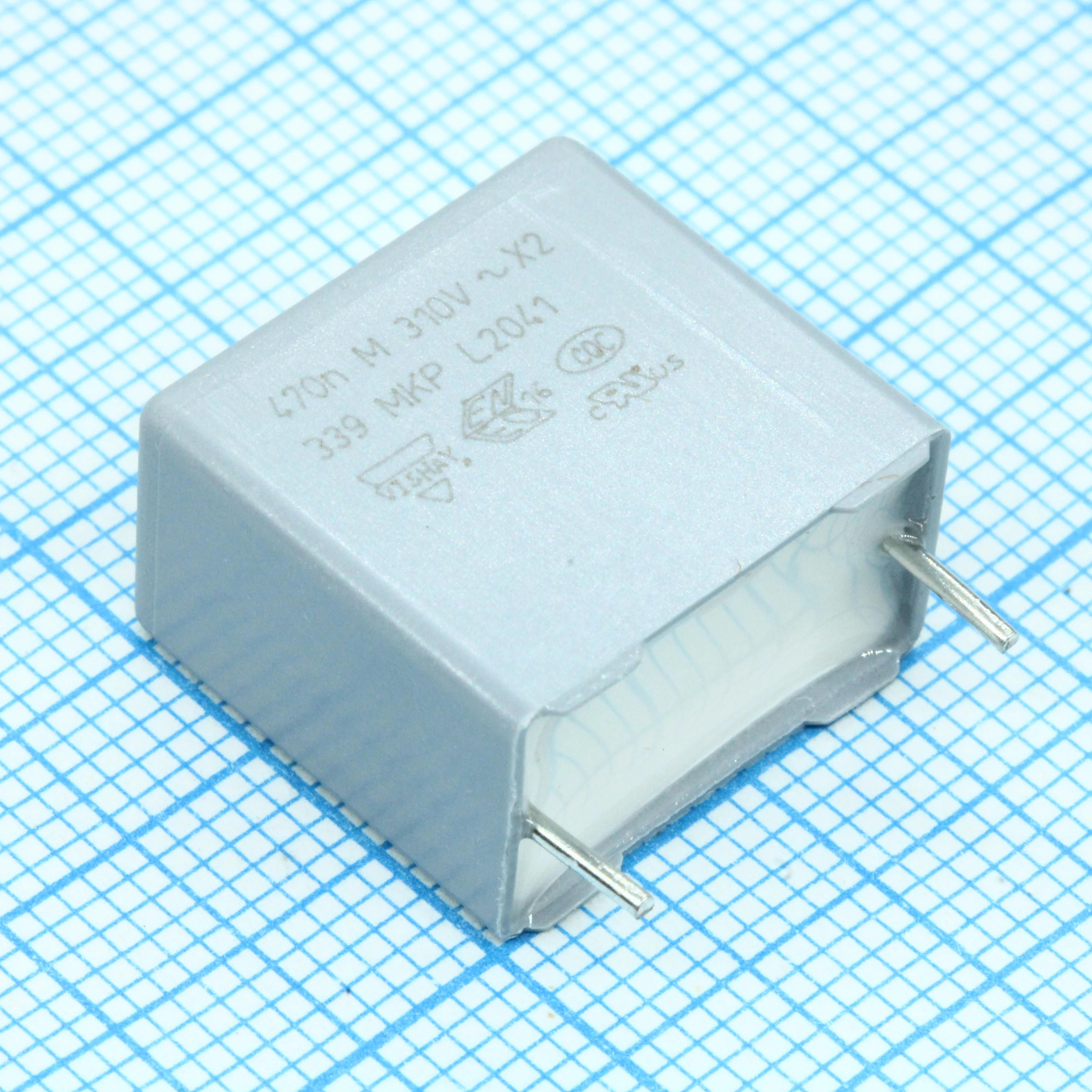 BFC233920474 - Пленочный конденсатор X2 0,47мкФ 310VAC ±20% 17,5х10х16,5мм 110°С