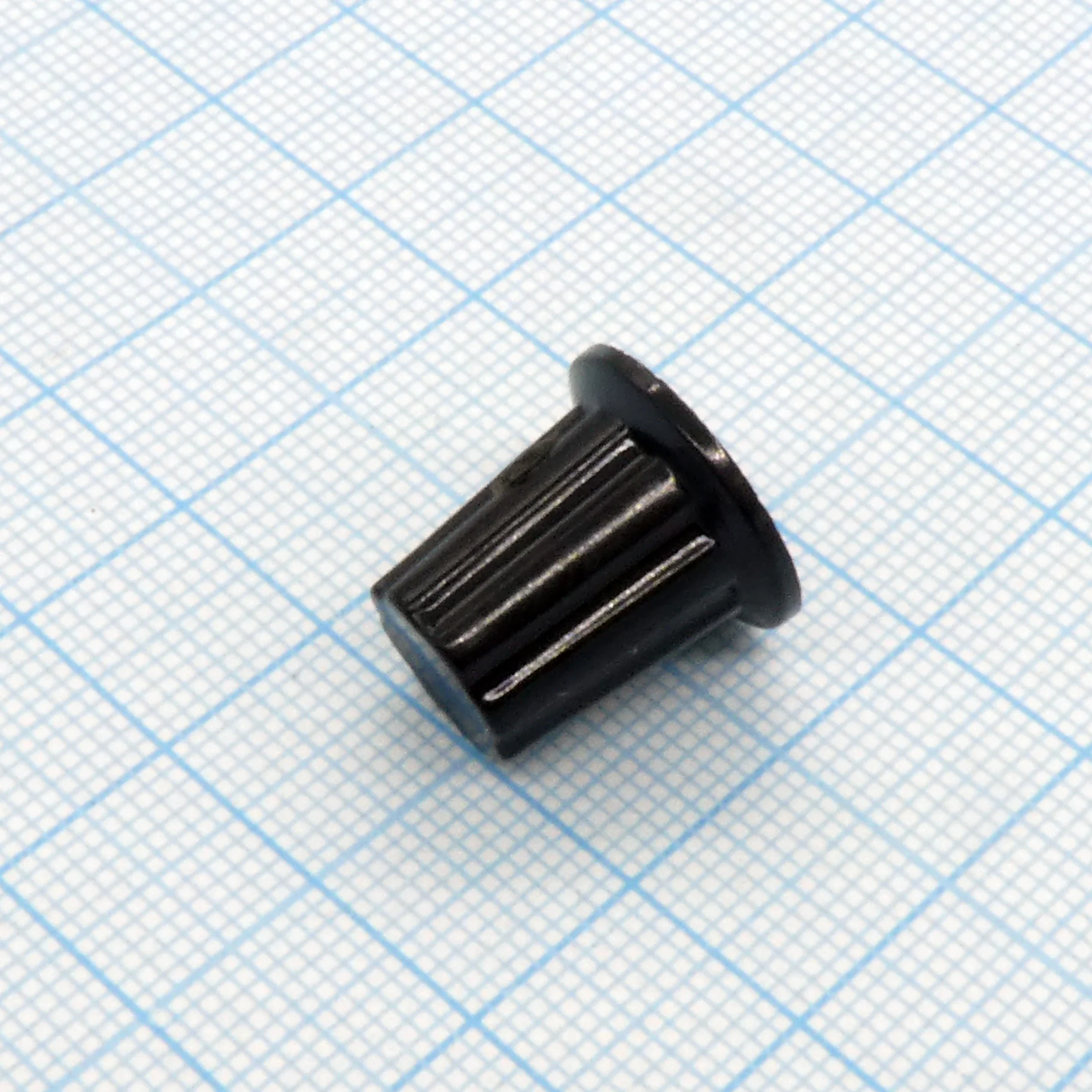 Ручка K17-01 bakelite d=4 - Ручка управления, на вал 4 мм