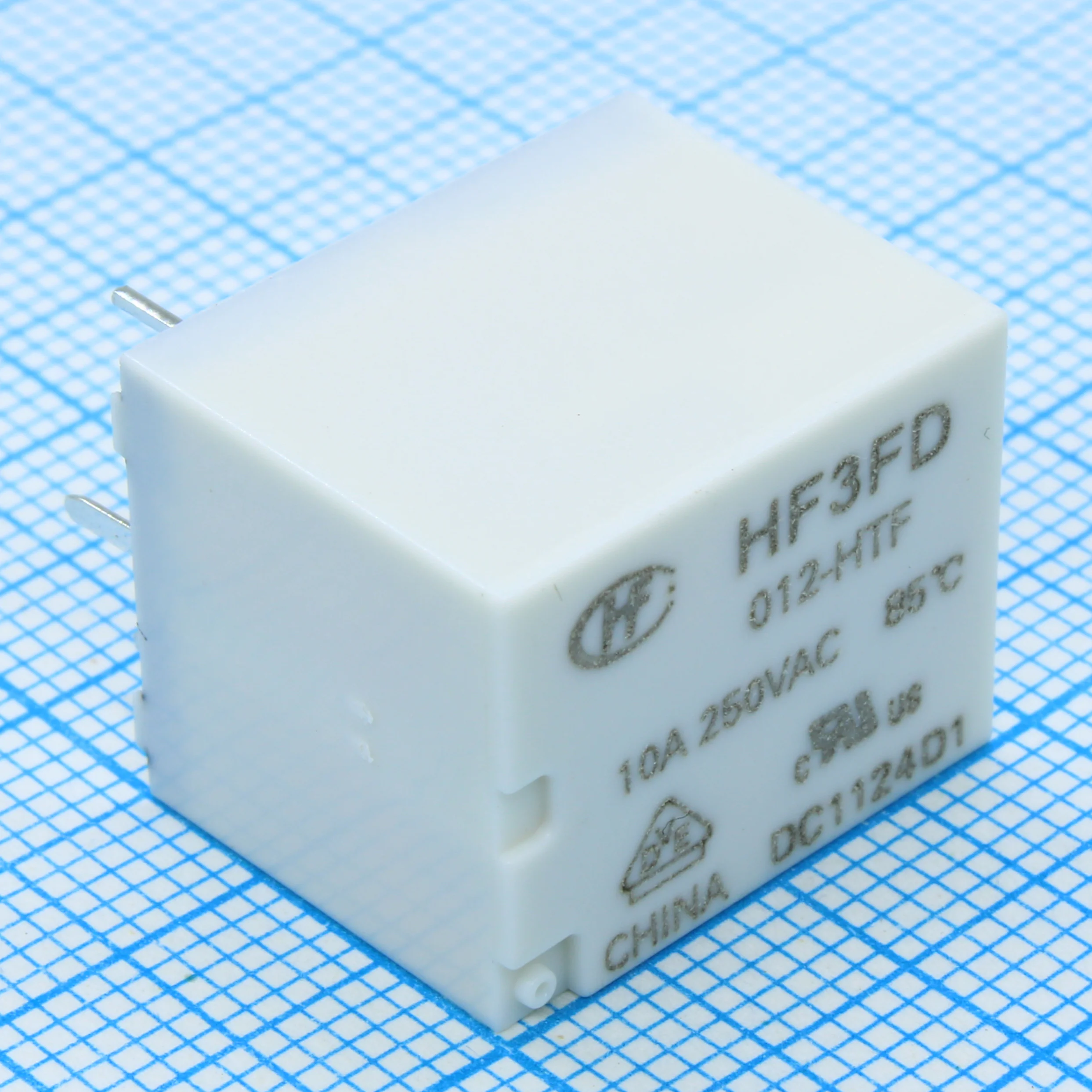 HF3FD/012-HTF - Реле силовое 15А один контакт на замыкание катушка 12В