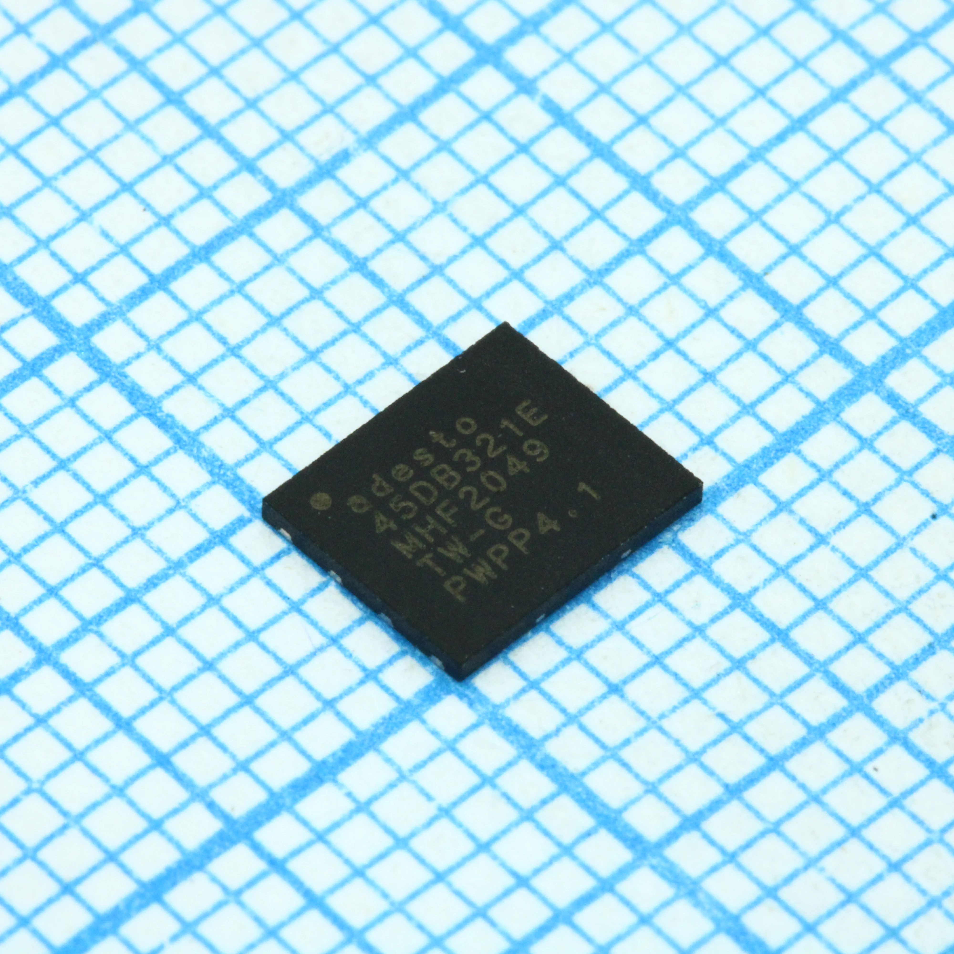 AT45DB321E-MHF-Y - Флэш-память, SPI, 32 Мбит (528 Bytes x 8192 pages), 85МГц [UDFN-8 (5x6)]