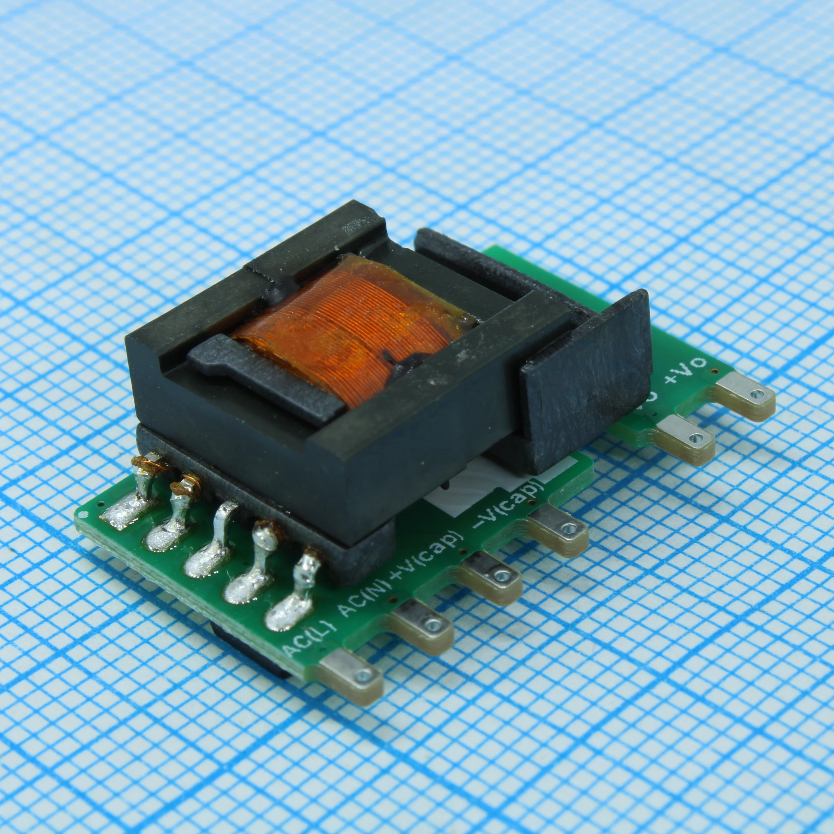 LS05-13B12R3 - AC/DC, 5Вт, вход 85…305В АС, выход 12В/0.42А, изоляция 3600В AC, КПД 79%, максимальная емкостная нагрузка не более 470мкФ, 26.4x14.73x11.0мм, -40…85°C, бескорпусный